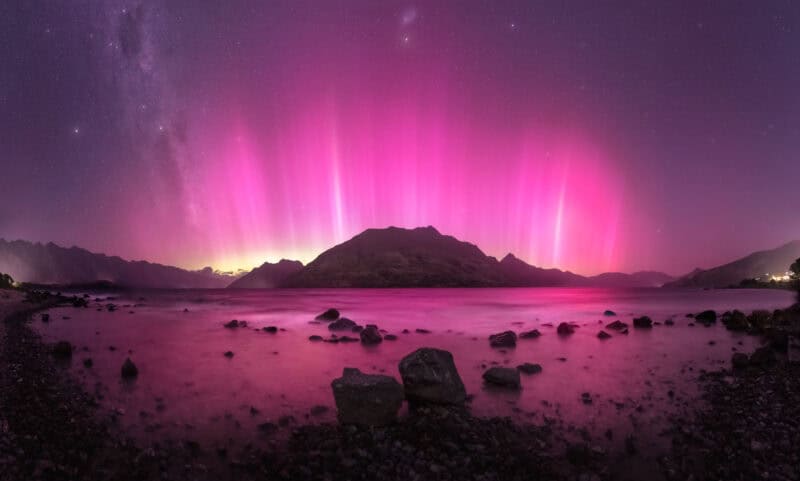 Queenstown Aurora © Larryn Rae.