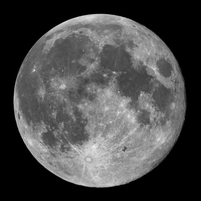 Hunter’s Moon and the ISS © Tom Glenn